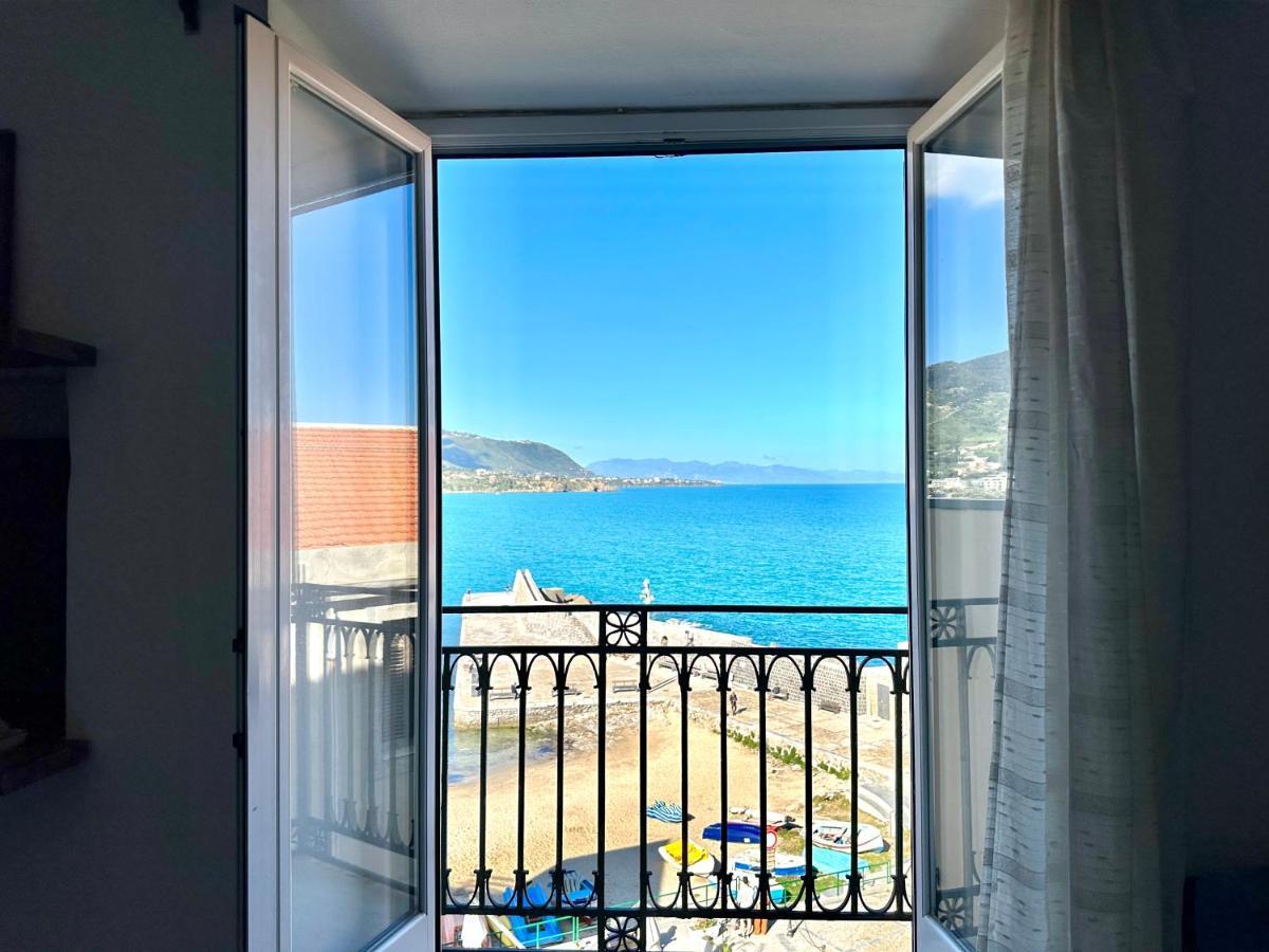 Molo Sea View Apartment Cefalu Exterior photo
